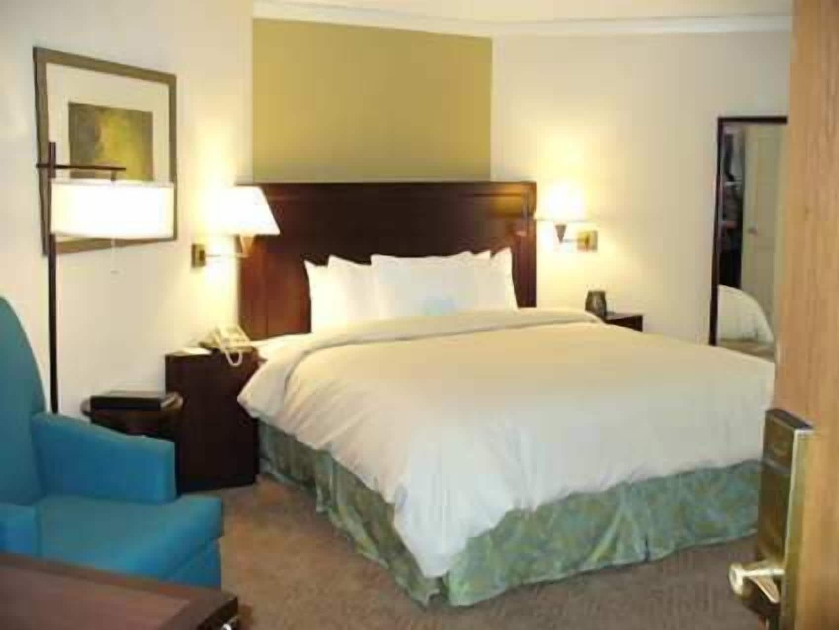 Embassy Suites By Hilton Kansas City Overland Park Exteriér fotografie