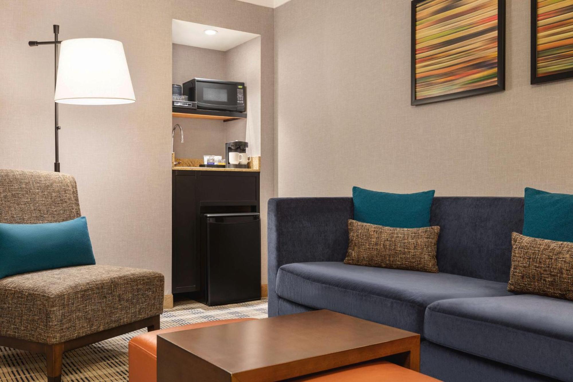 Embassy Suites By Hilton Kansas City Overland Park Exteriér fotografie